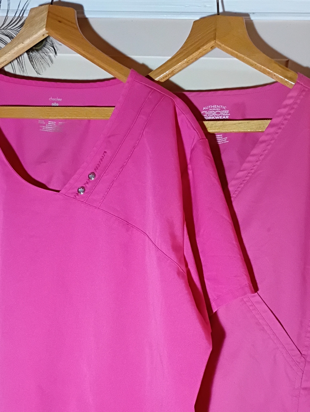 Cherokee Luxe Women's Vibrant 2 Pink Short Sleeve Scrub Top CNA  Nurse Work